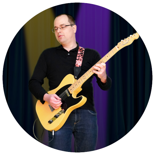 Bild von Michael M�tschard an der Gitarre